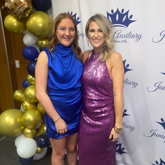 Ronny Kobo
Halo Sequined Open-Back Halter Gown size S - Picture 7 of 7